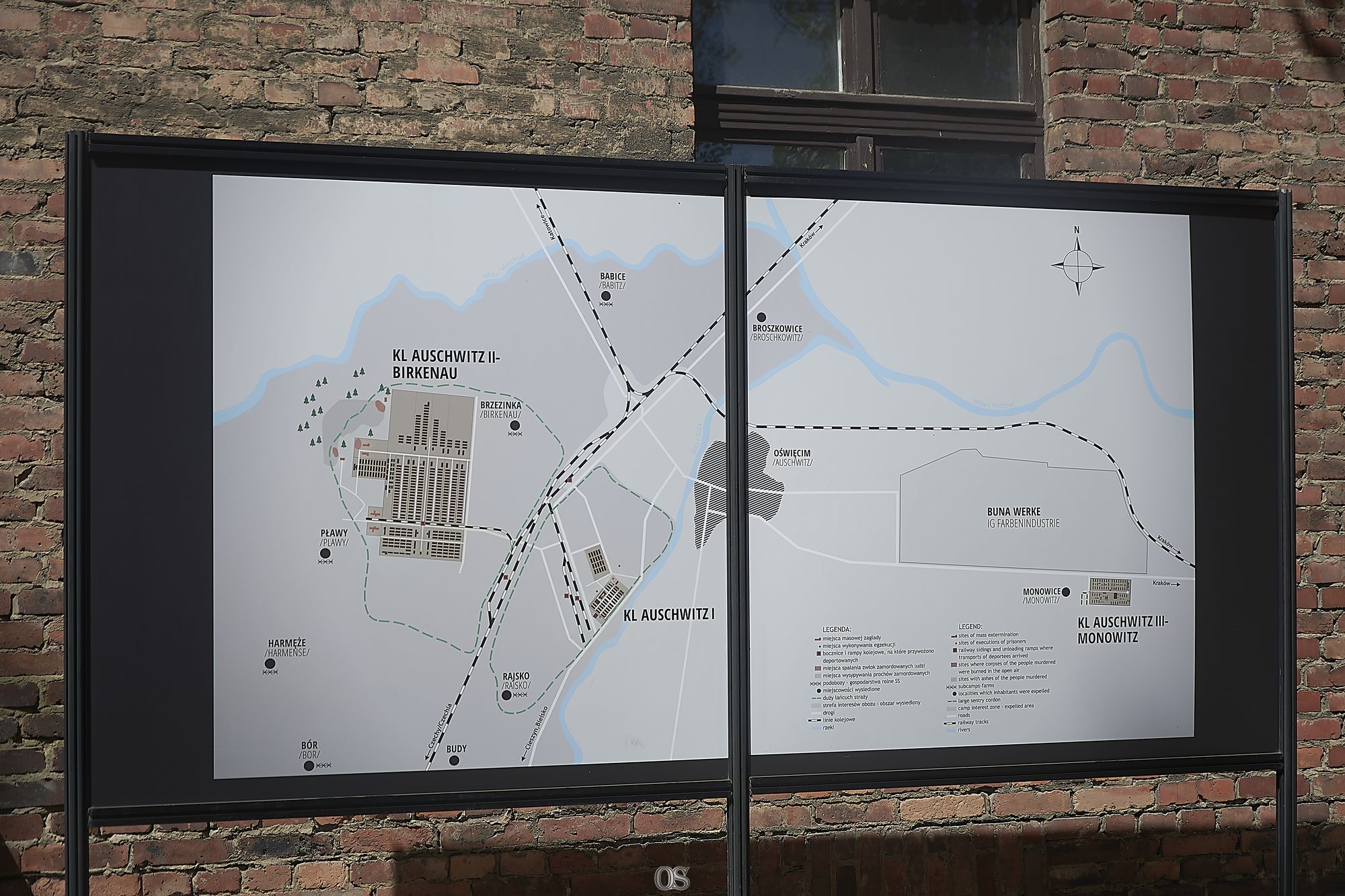 Auschwitz 8.jpg